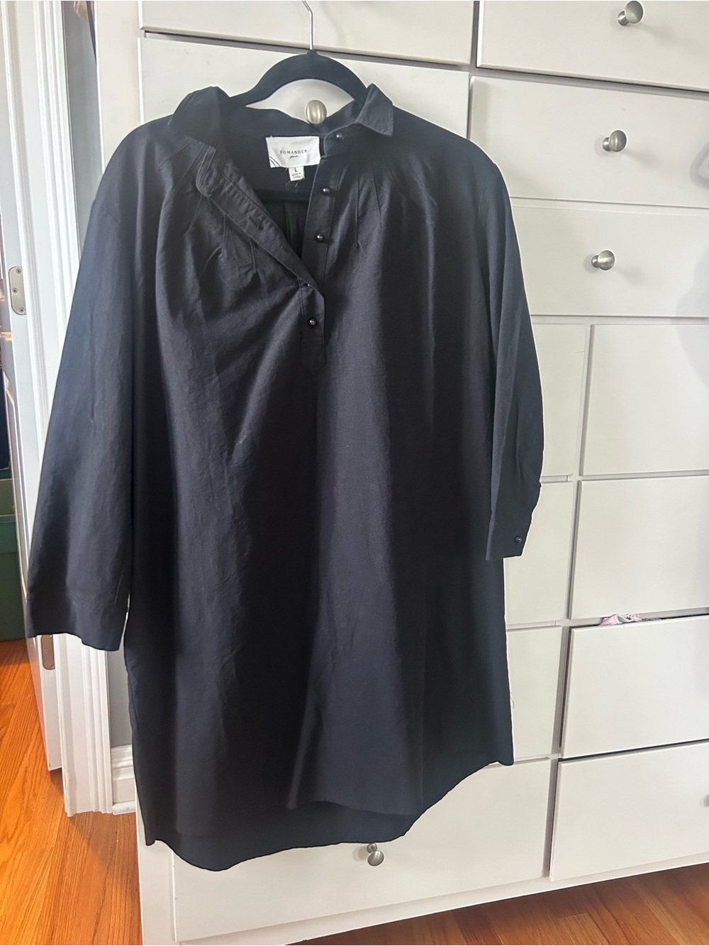 Men's Black Long-Sleeve Pullover Shirt